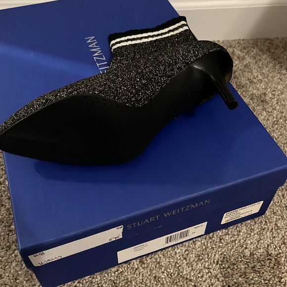 Stuart Weitzman - Picture 2 of 4